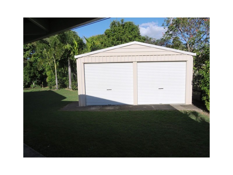 8 SMITH STREET, Urangan QLD 4655