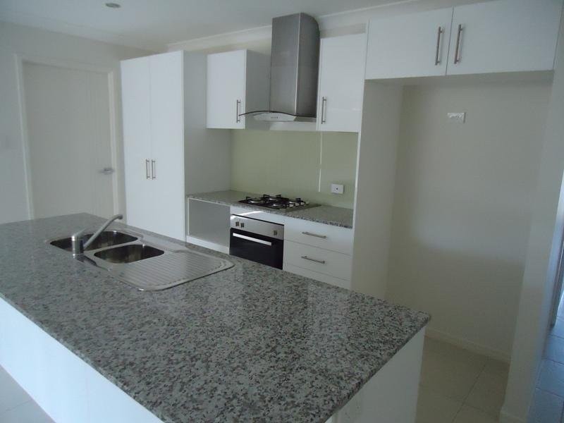 8 Kingfisher Street, Dakabin QLD 4503