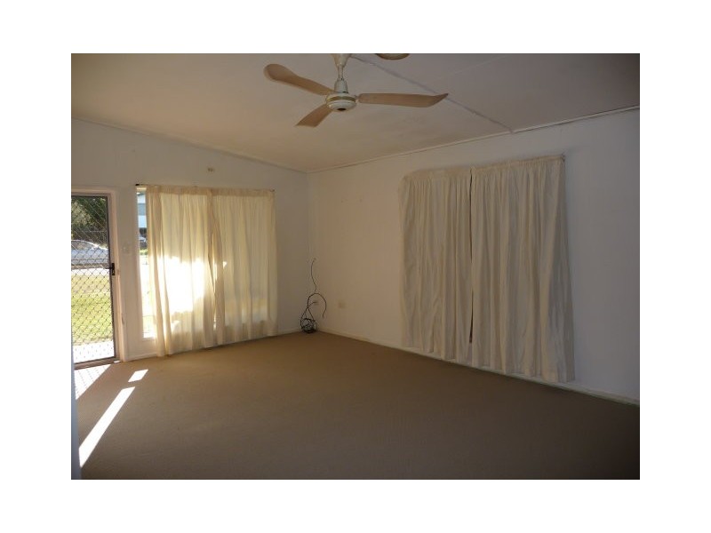 38  Somerset Street, Kallangur QLD 4503
