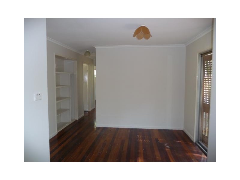 8 Carwell Avenue, Petrie QLD 4502