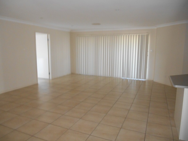 3 Diane Parade, Kallangur QLD 4503