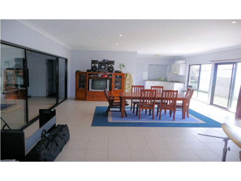 115 Sheaves rd, Kallangur QLD 4503