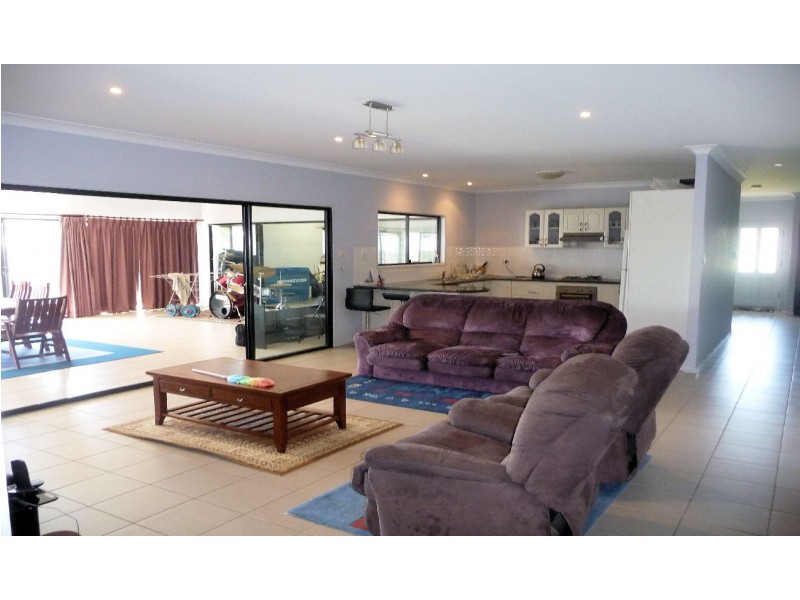 115 Sheaves rd, Kallangur QLD 4503