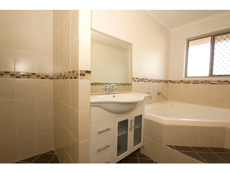 23  Winter Road, Kallangur QLD 4503