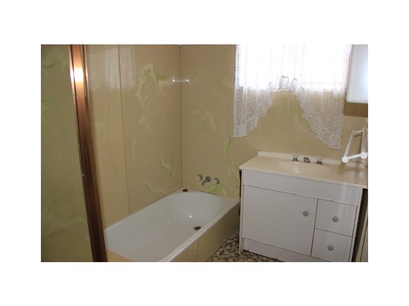 33 Peter Street, Strathpine QLD 4500