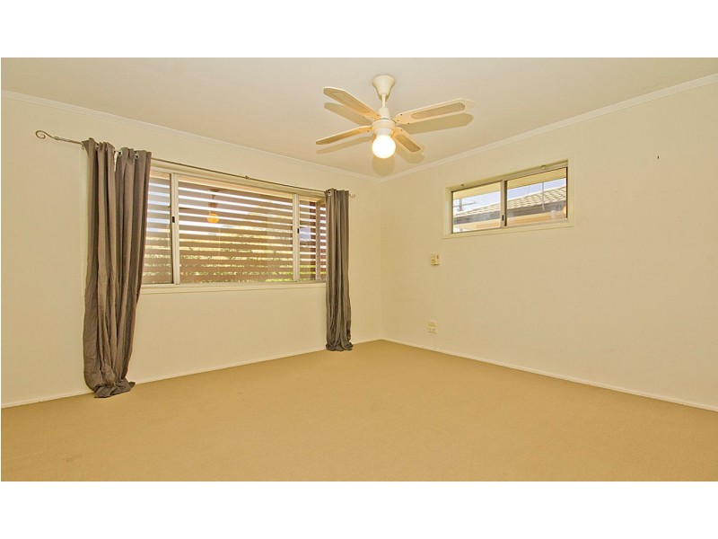 13 Golden Avenue, Kallangur QLD 4503