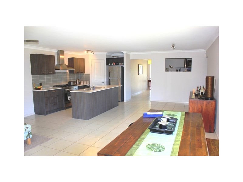 60 Goshawk Drive, Kallangur QLD 4503