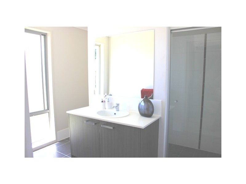 60 Goshawk Drive, Kallangur QLD 4503