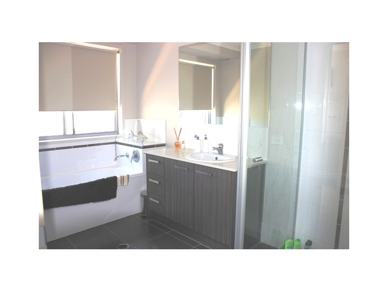 60 Goshawk Drive, Kallangur QLD 4503