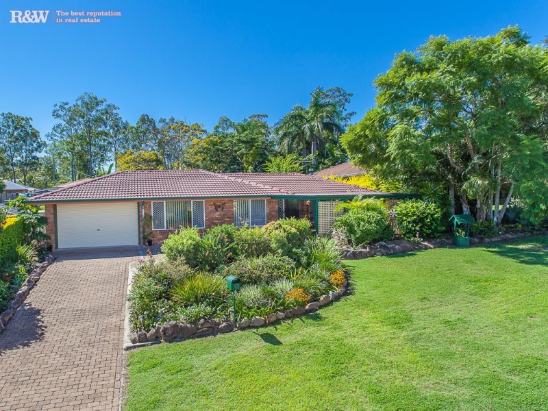 13 Barrine Pde, Petrie QLD 4502