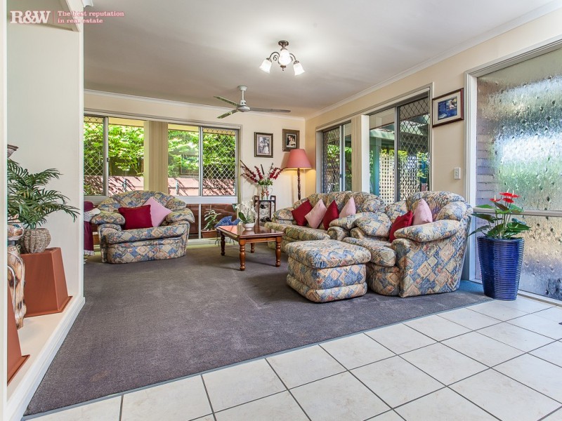 13 Barrine Pde, Petrie QLD 4502