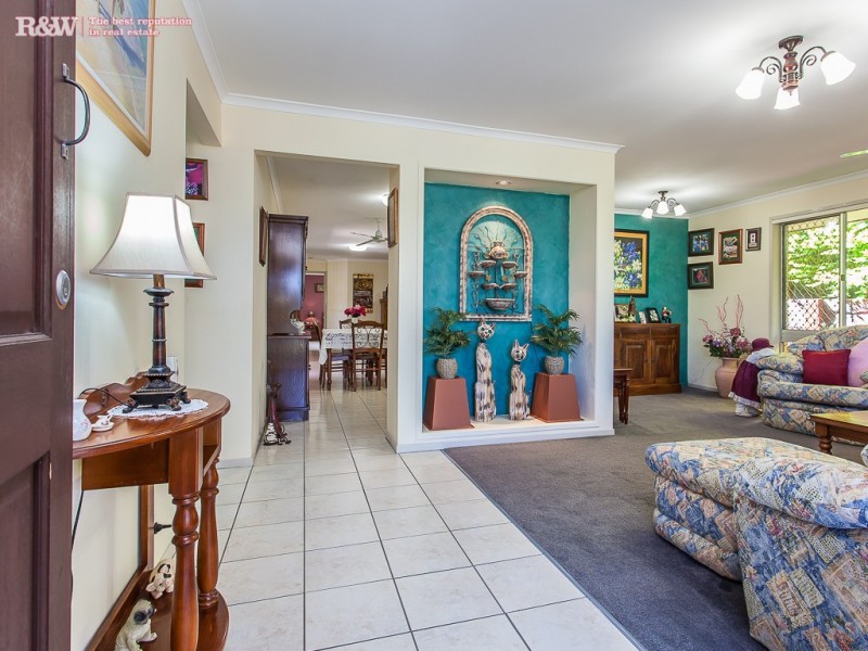 13 Barrine Pde, Petrie QLD 4502