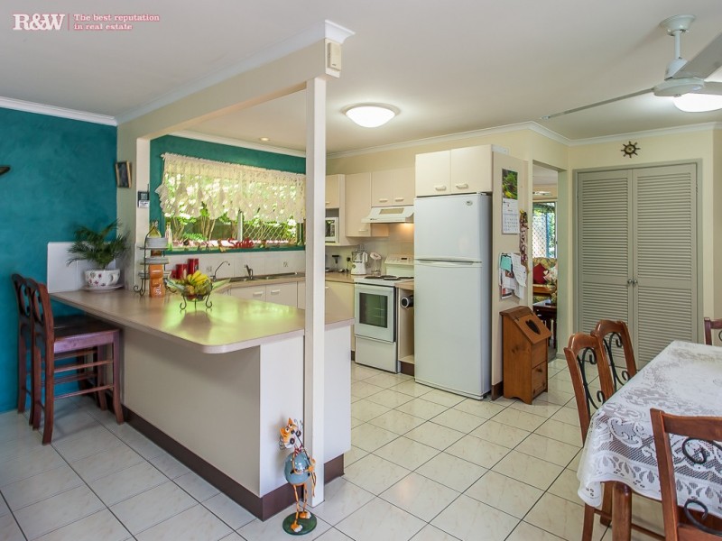 13 Barrine Pde, Petrie QLD 4502
