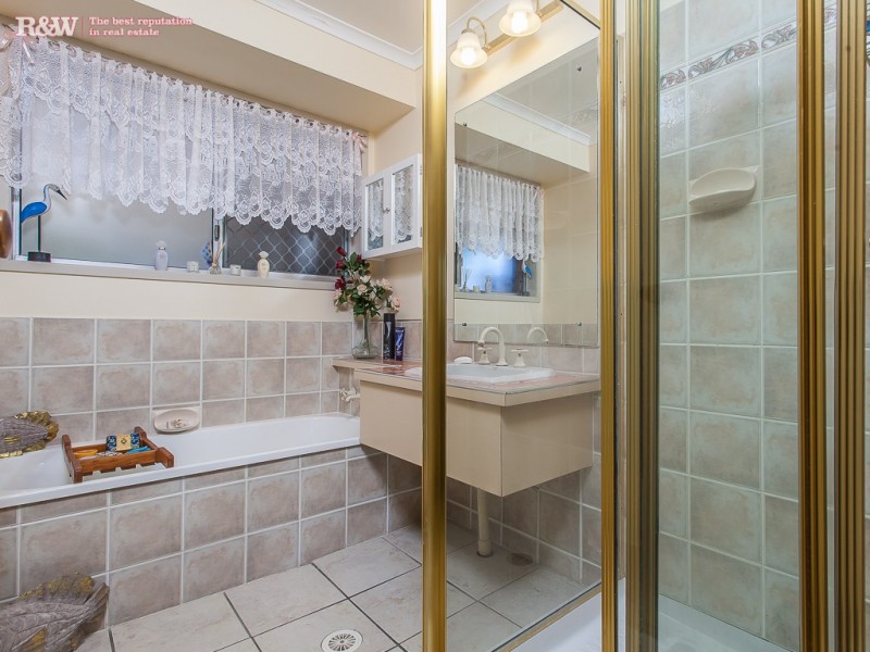 13 Barrine Pde, Petrie QLD 4502