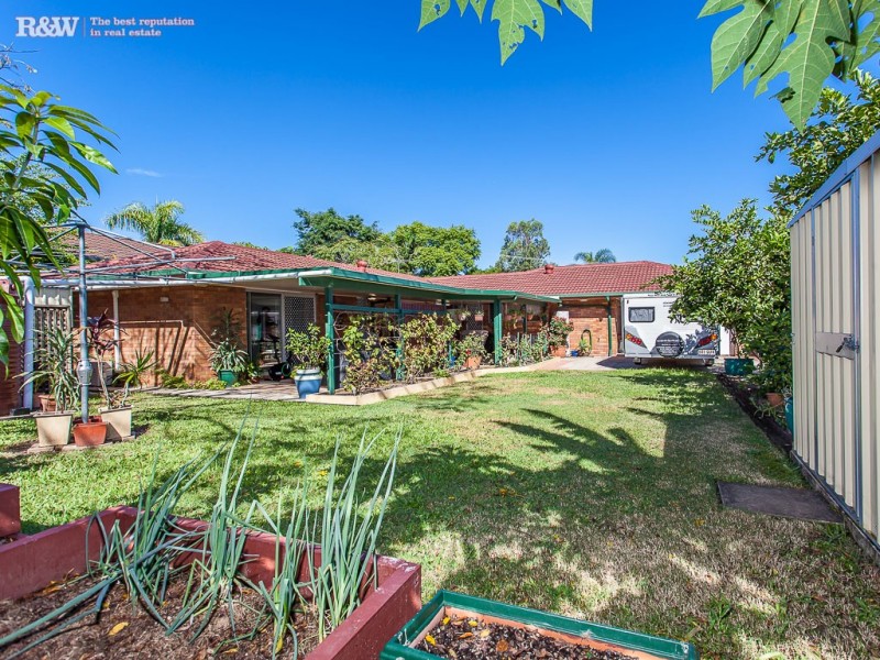 13 Barrine Pde, Petrie QLD 4502