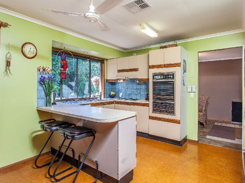 15 Barrine Ct, Petrie QLD 4502