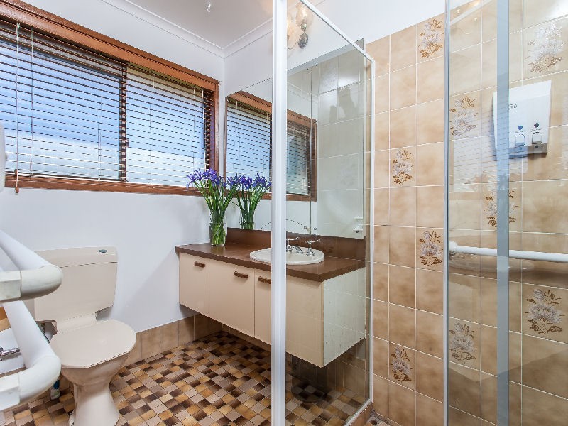 15 Barrine Ct, Petrie QLD 4502