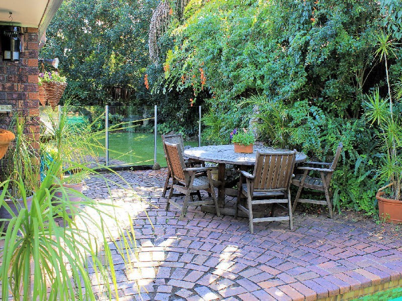 15 Barrine Ct, Petrie QLD 4502