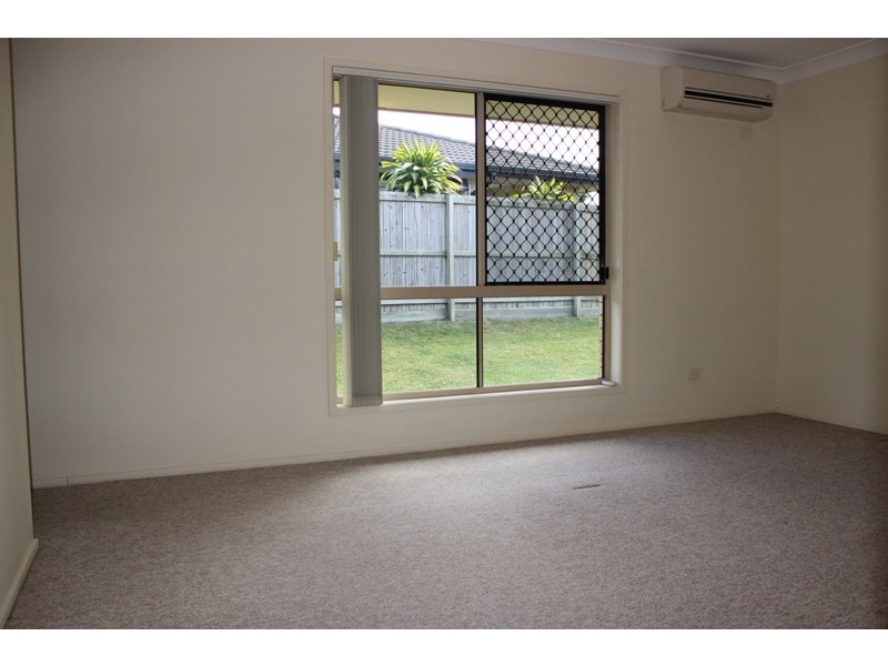 11 Vibrant Ct, Dakabin QLD 4503