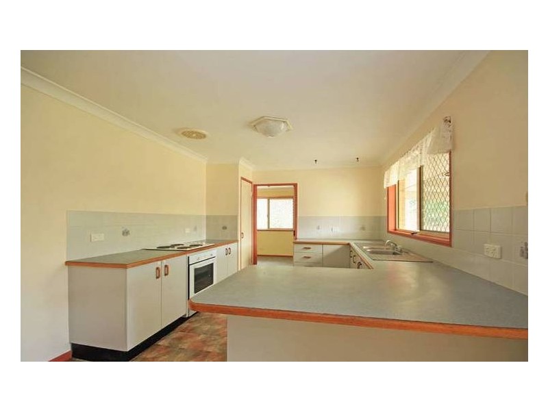 18 Talbot, Kallangur QLD 4503