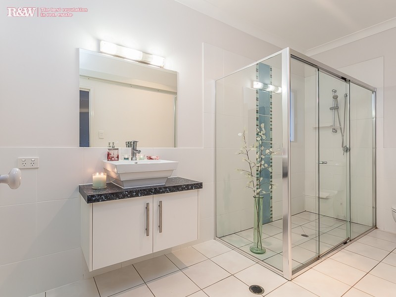 16 Avonlea St, Murrumba Downs QLD 4503