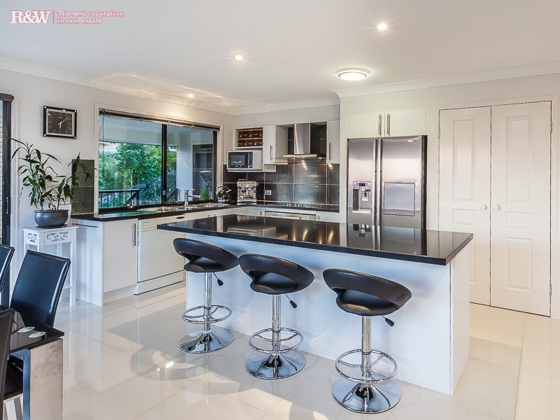 16 Avonlea St, Murrumba Downs QLD 4503