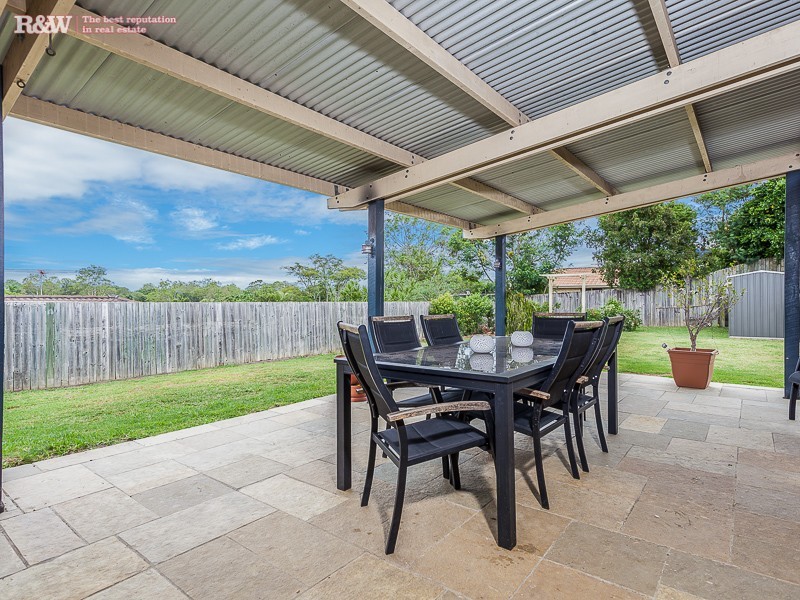 5 Feldsman Ct, Petrie QLD 4502
