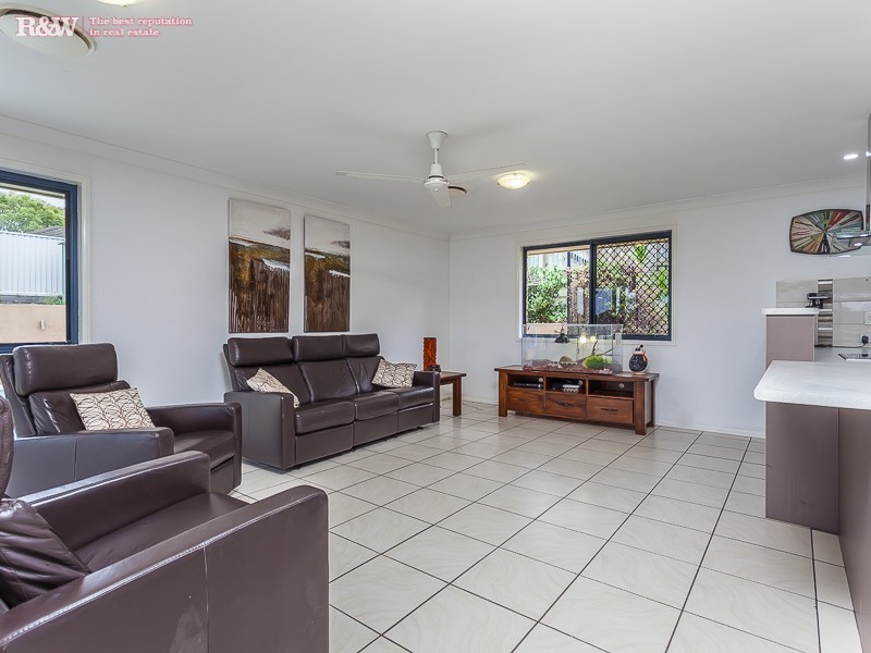 5 Feldsman Ct, Petrie QLD 4502