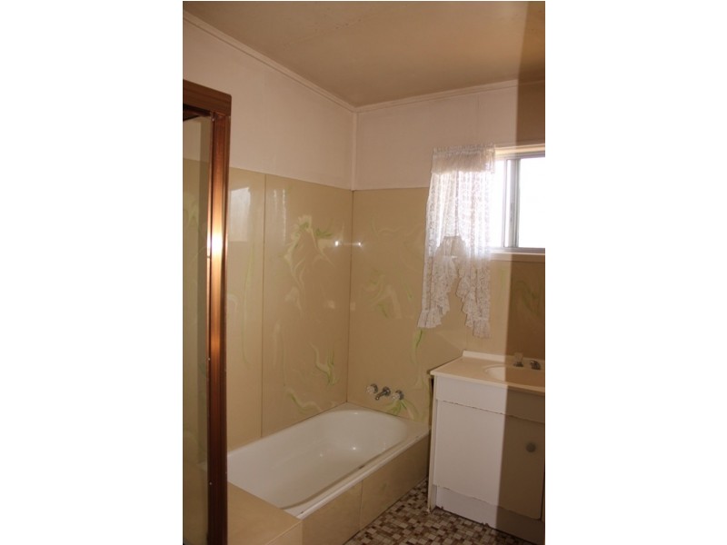 33 PETER, Strathpine QLD 4500