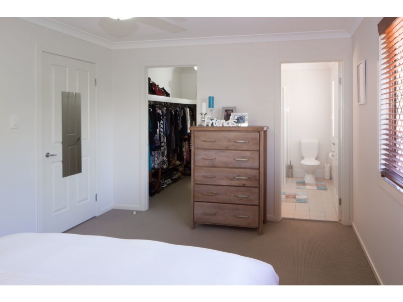 1/12 Ahern St, Kallangur QLD 4503