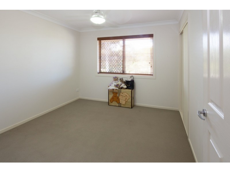 1/12 Ahern St, Kallangur QLD 4503