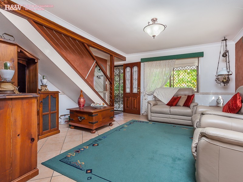 37 Woonara Dr, Petrie QLD 4502