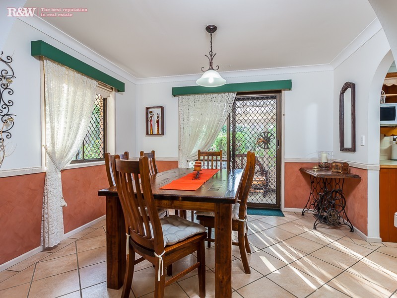 37 Woonara Dr, Petrie QLD 4502