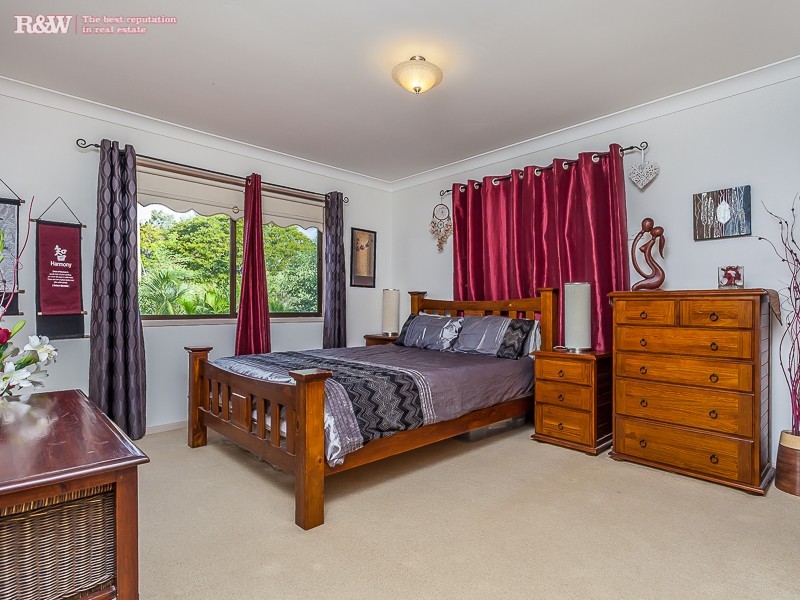 37 Woonara Dr, Petrie QLD 4502