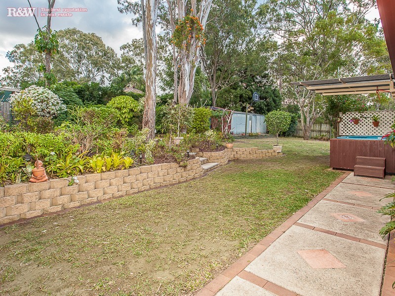 37 Woonara Dr, Petrie QLD 4502