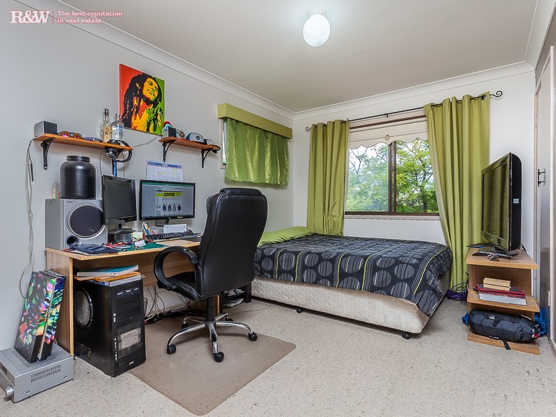 37 Woonara Dr, Petrie QLD 4502