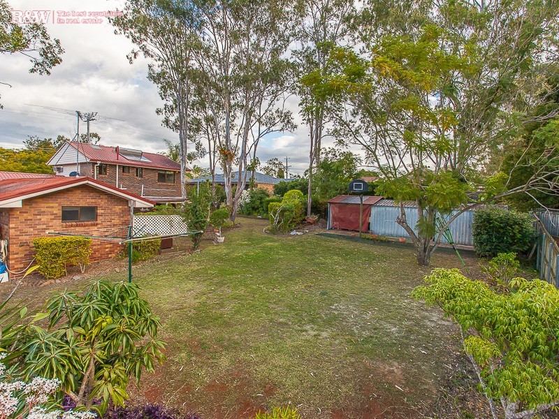 37 Woonara Dr, Petrie QLD 4502