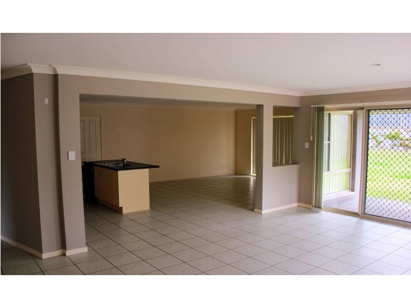66 Butterfly Dr, Kallangur QLD 4503