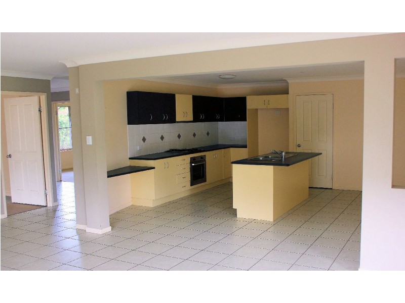 66 Butterfly Dr, Kallangur QLD 4503