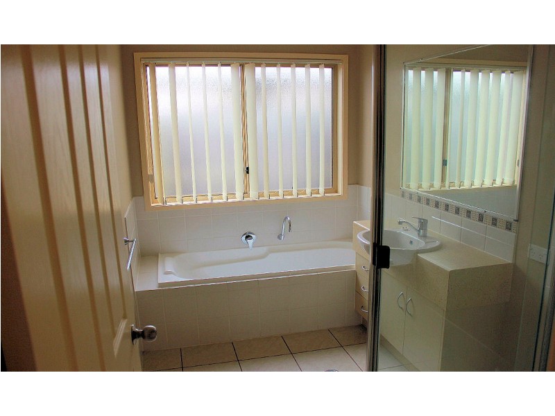 66 Butterfly Dr, Kallangur QLD 4503