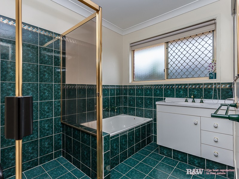 4 St Aidens Ct, Kallangur QLD 4503