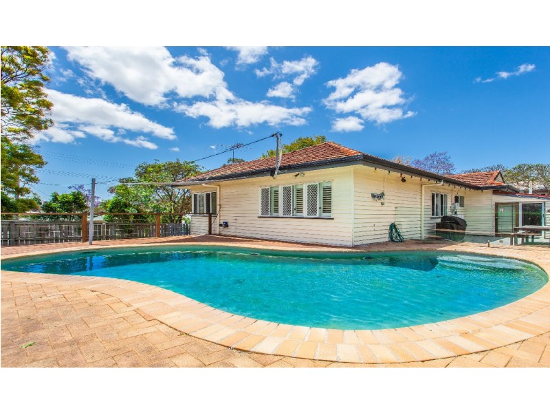 17 Boona St, Petrie QLD 4502