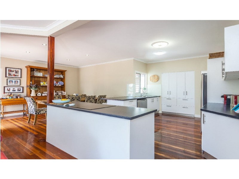 17 Boona St, Petrie QLD 4502