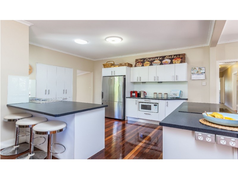 17 Boona St, Petrie QLD 4502
