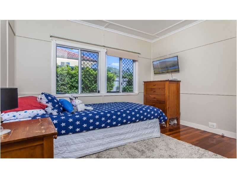 17 Boona St, Petrie QLD 4502