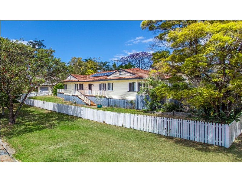 17 Boona St, Petrie QLD 4502