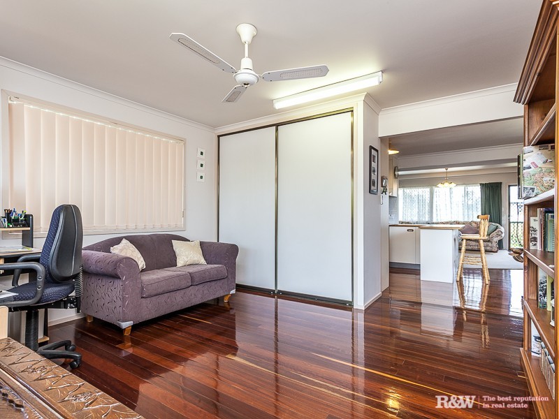 18 Aquarius St, Kallangur QLD 4503