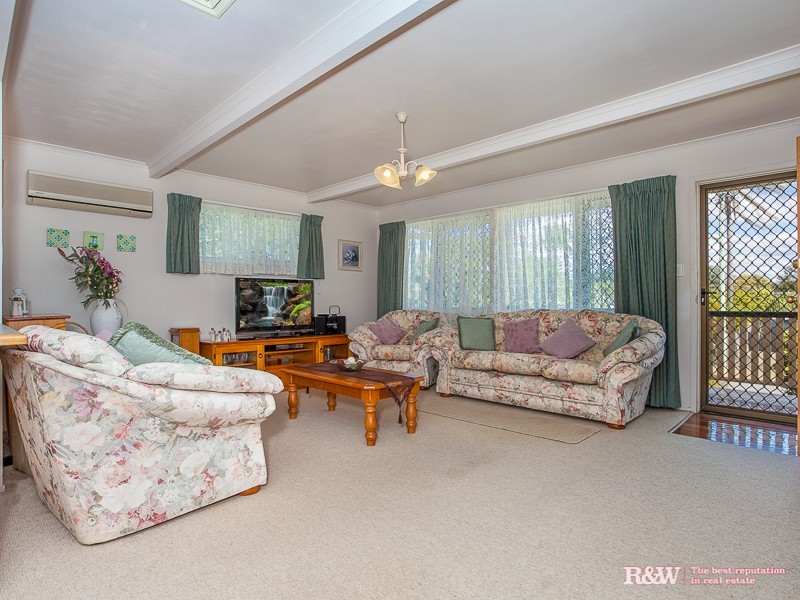 18 Aquarius St, Kallangur QLD 4503