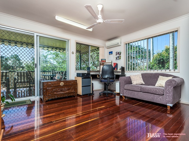 18 Aquarius St, Kallangur QLD 4503