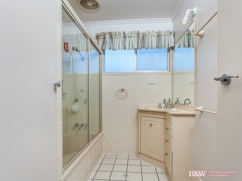 18 Aquarius St, Kallangur QLD 4503